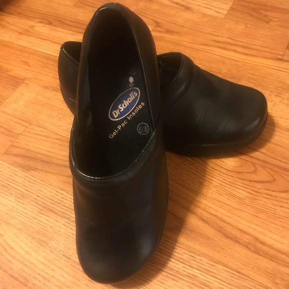 dr scholls nursing clogs